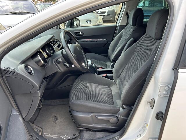 PEUGEOT 5008 STYLE 1.6 HDI AUTO SPANISH LHD IN SPAIN 91000 MILES 7 SEATS 2015